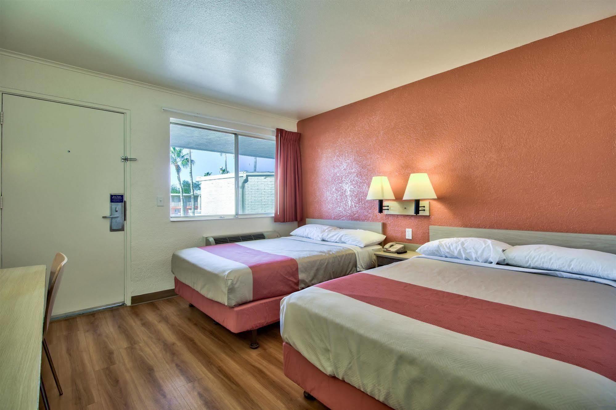 Motel 6-Youngtown, Az - Phoenix - Sun City Exterior photo