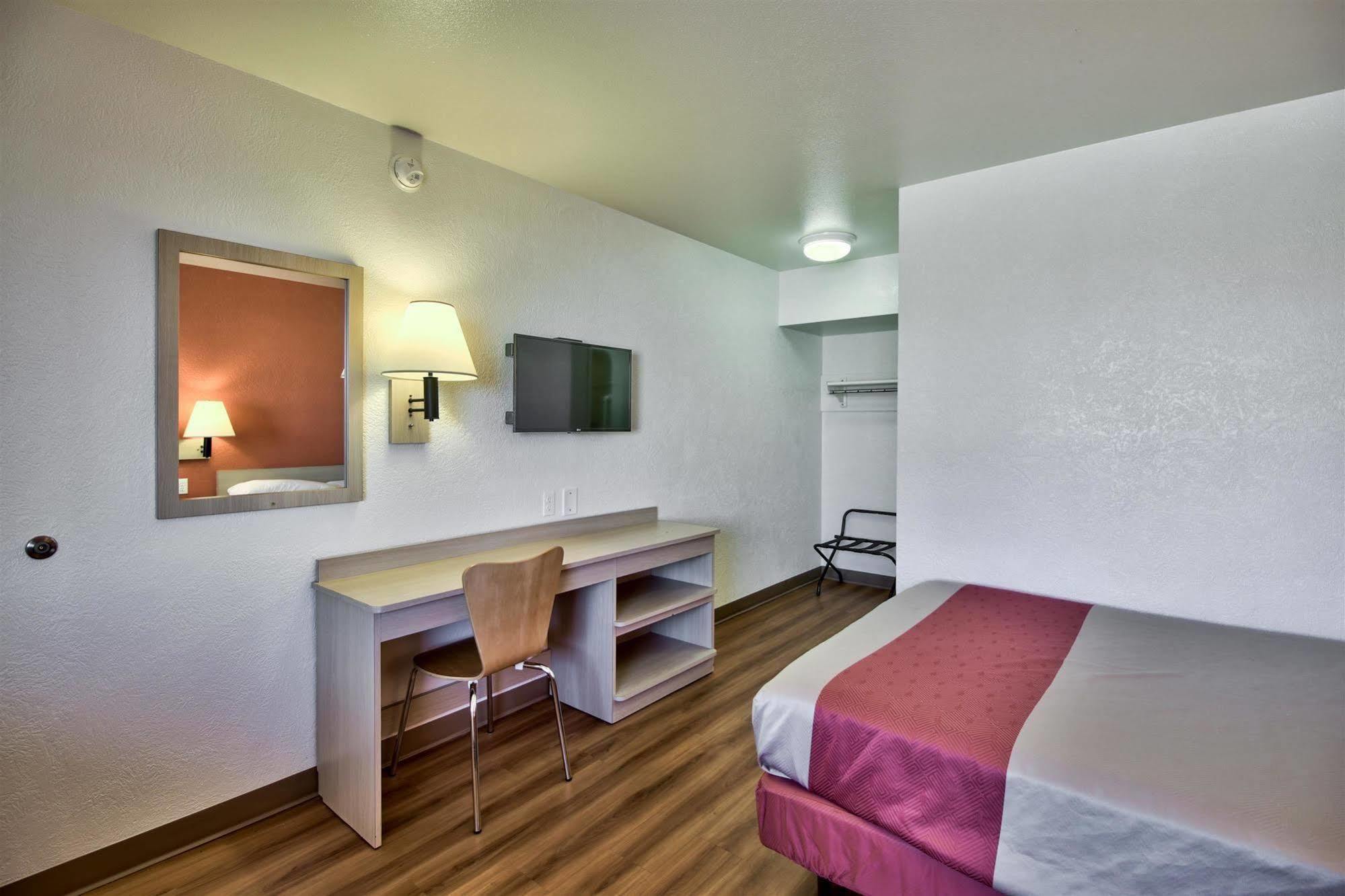 Motel 6-Youngtown, Az - Phoenix - Sun City Exterior photo